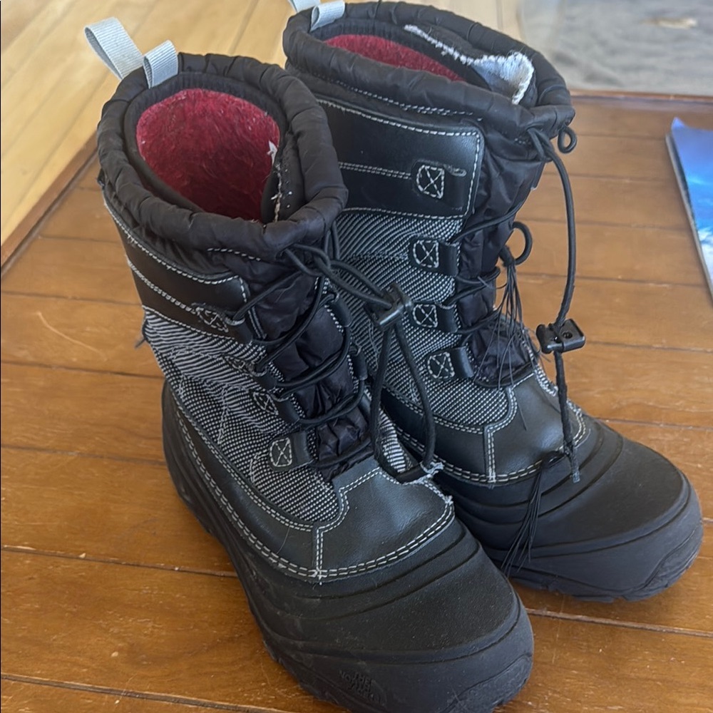 Black and Gray Winter Boots
